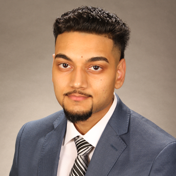 Real Estate Agent Navdeep Giri