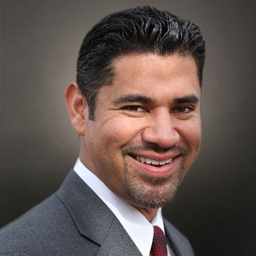 Real Estate Agent Sergio Sosa